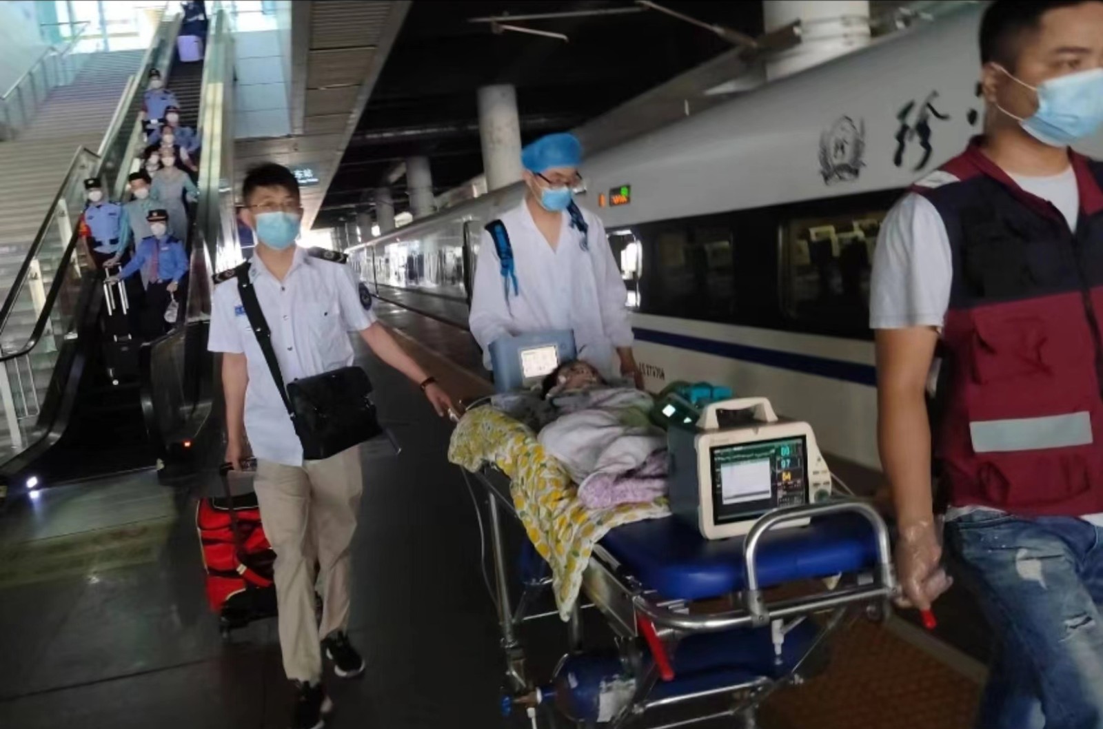 茂名高铁转运公司